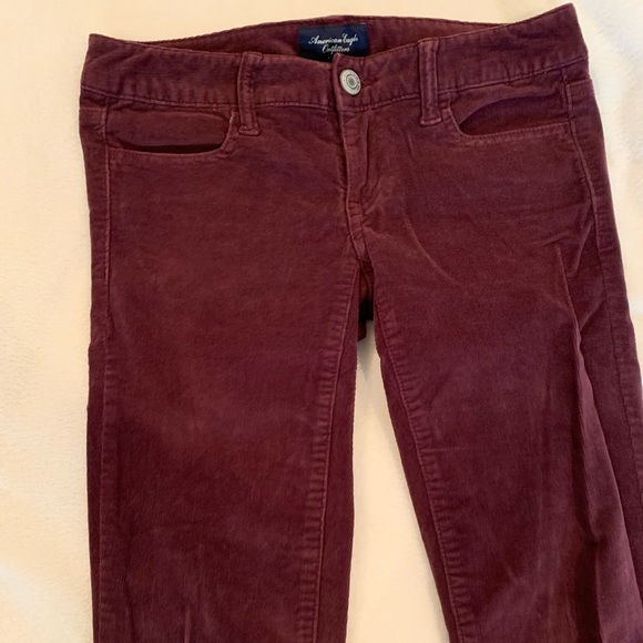 American Eagle Burgundy Corduroy Jeans Size 0 - Picture 1 of 4